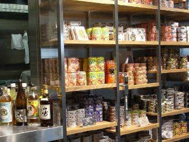 Новый японский кулинарный тренд: кафе с холодными консервами