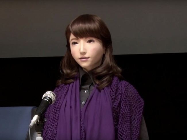 Японская девушка-робот Эрика станет ведущей ТВ новостей