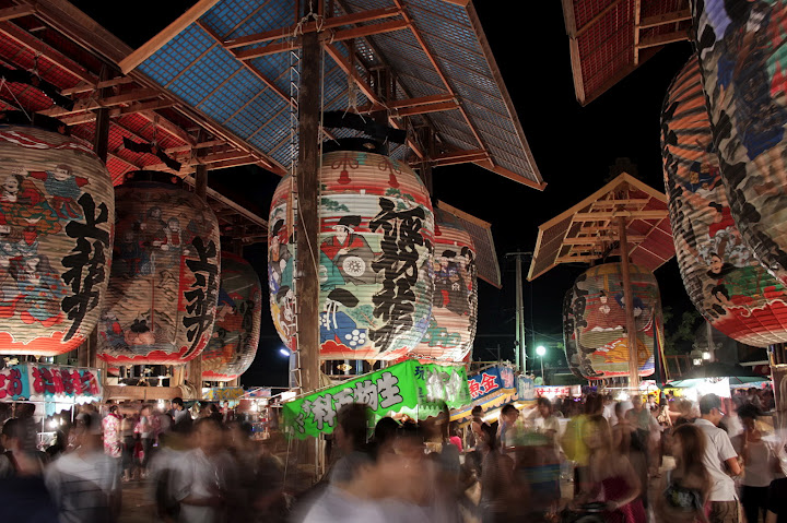 26 и 27 августа в префектуре Аичи проходит Фестиваль гигантских бумажных фонарей