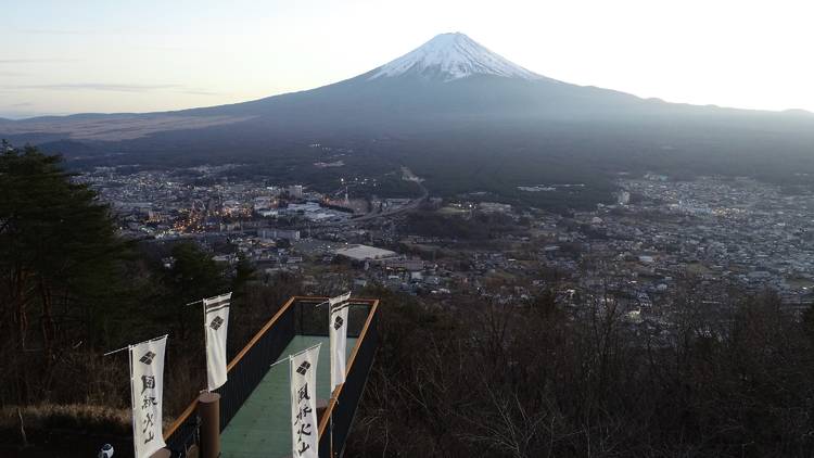  Новая смотровая площадка с видом на гору Фудзи 