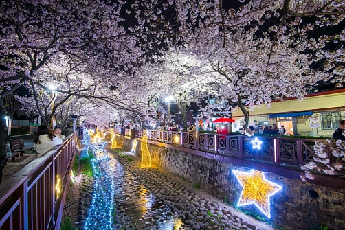 Корея: Майские праздники