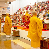 Японские монахи готовят церемонию прощания для тысяч кукол и плюшевых друзей