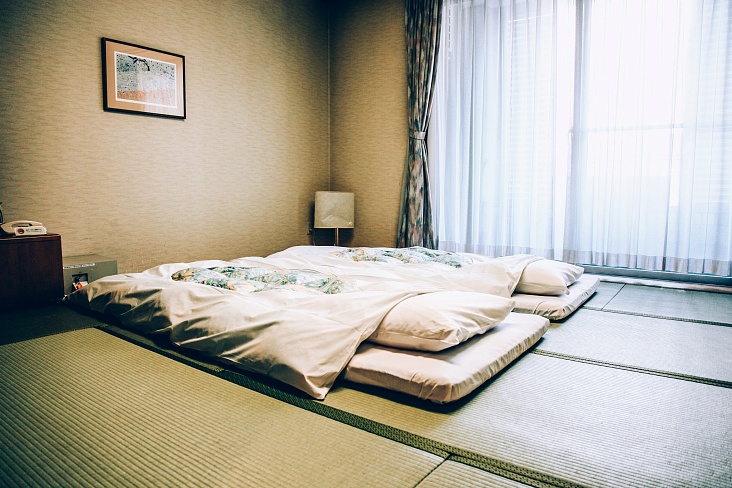 Опрос: почти 40% японцев спят меньше 6 часов в день