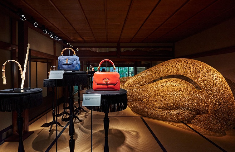 Gucci открывает выставку в историческом доме в Киото