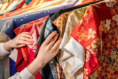 Примерка кимоно с укладкой волос в Киото