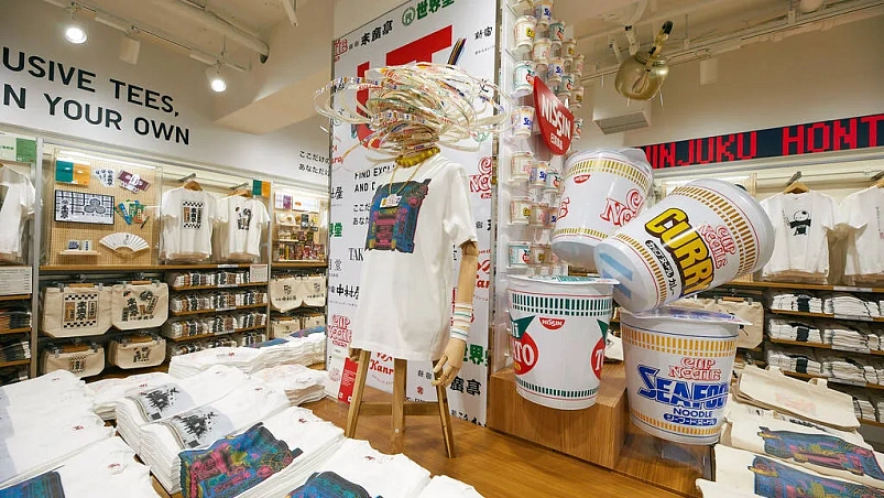 Uniqlo открывает новый флагманский магазин в центре Токио, районе Синдзюку