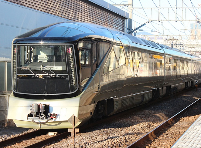 Самый роскошный в мире поезд отправился в первое путешествие по Японии