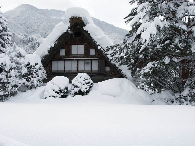 В Саппоро наконец-то выпал снег, побив 128-летний рекорд