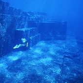 Подводные пирамиды Йонагуни.