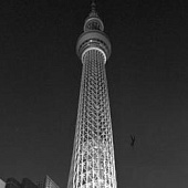 На самой высокой телебашне в мире Tokyo Sky Tree проходят тестовые прыжки Bungee Jumping