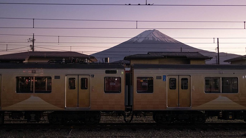  Вероятно скоро появится поезд, идущий к 5-ой станции г.Фудзи.