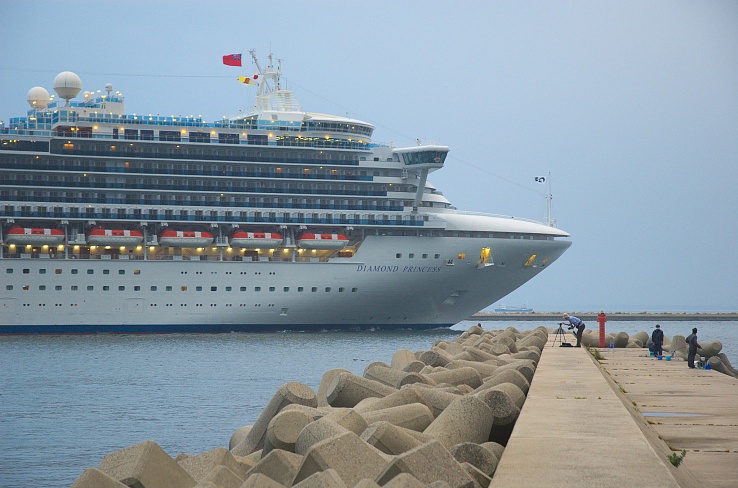 Потоки иностранных туристов взбодрили японские порты