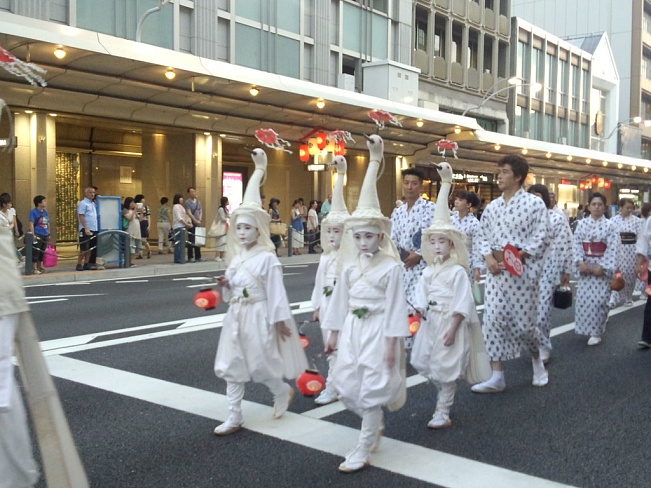 В Киото прошел парад в честь фестиваля Гион Мацури