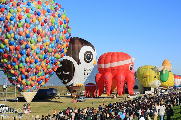 во время открытия фестиваля Saga International Balloon Fiesta. 