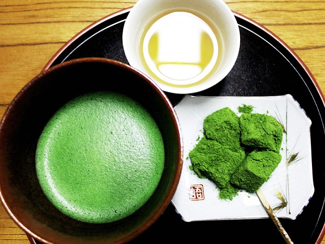 Чайные кафе оживляют интерес к японской классике