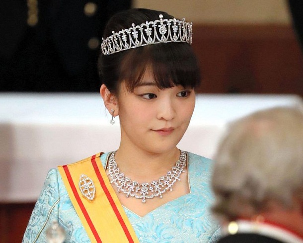 В Японии официально объявили о помолвке принцессы Мако