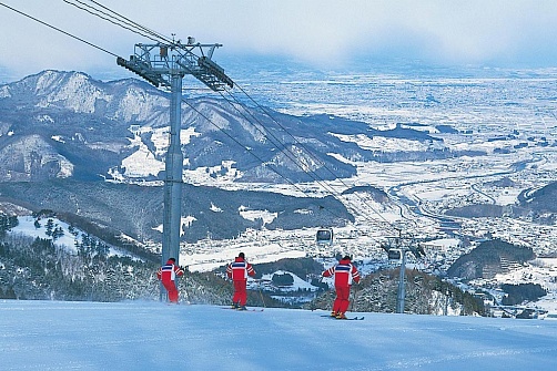 Горные лыжи в Хакуба