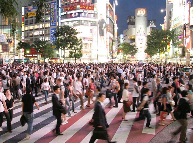 Япония может смягчить условия иммиграции, чтобы привлечь таланты со всего мира